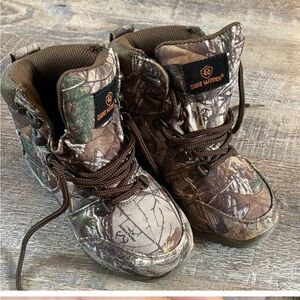 Insulated hunting boots